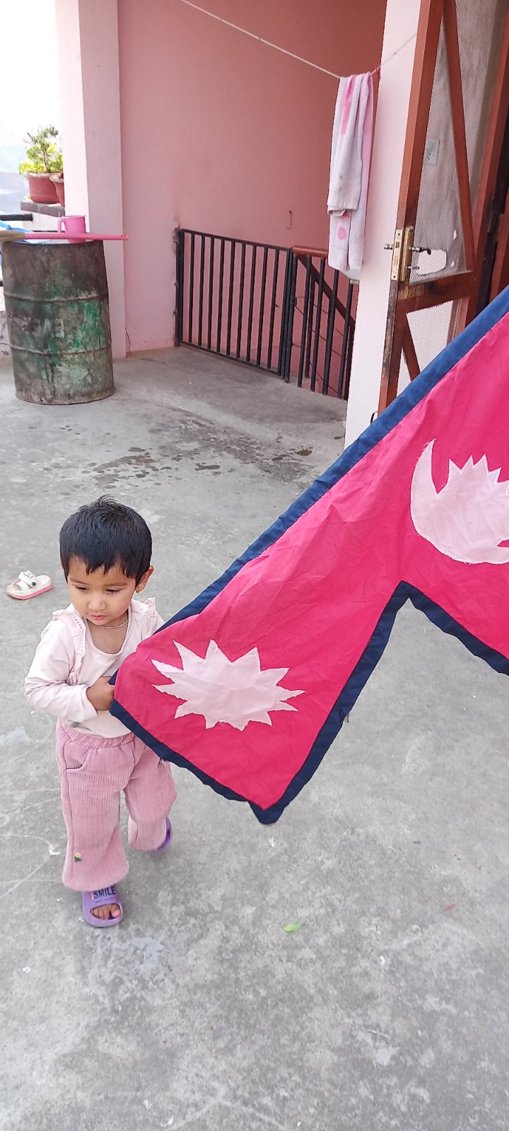 म नेपाल हासेको हेर्न चाहान्छु, नेपाली खुशिले बाँचेको हेर्न चाहान्छु